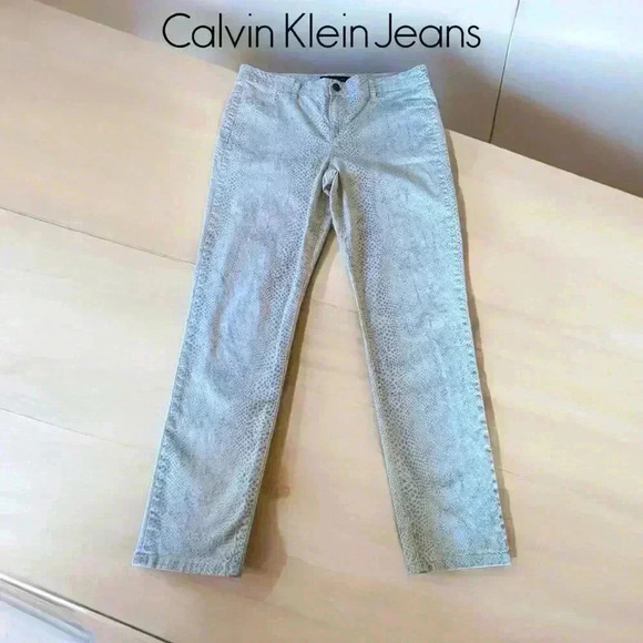 NWOT, Calvin Klein Snake Skin Pattern Slim-Fit Jeans, Size 16, Beige - Picture 1 of 10